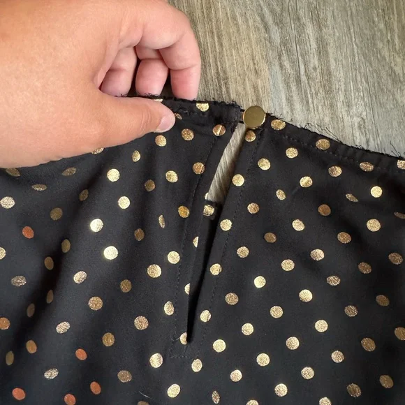 Excellent condition. Super cute top - Picture 2 of 2